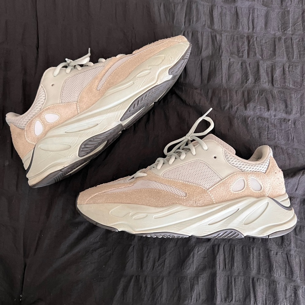 Yeezy 700 Salt